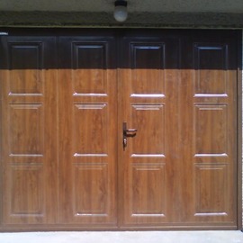 PEMAT brány - Garagentore - Sektionaltore - Bildergalerie - Dunkle Eiche